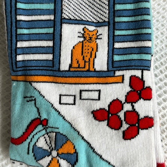 What a Pair of Socks 80% Cotton Greece Cat in the Window Size S / M NEW - Picture 4 of 4